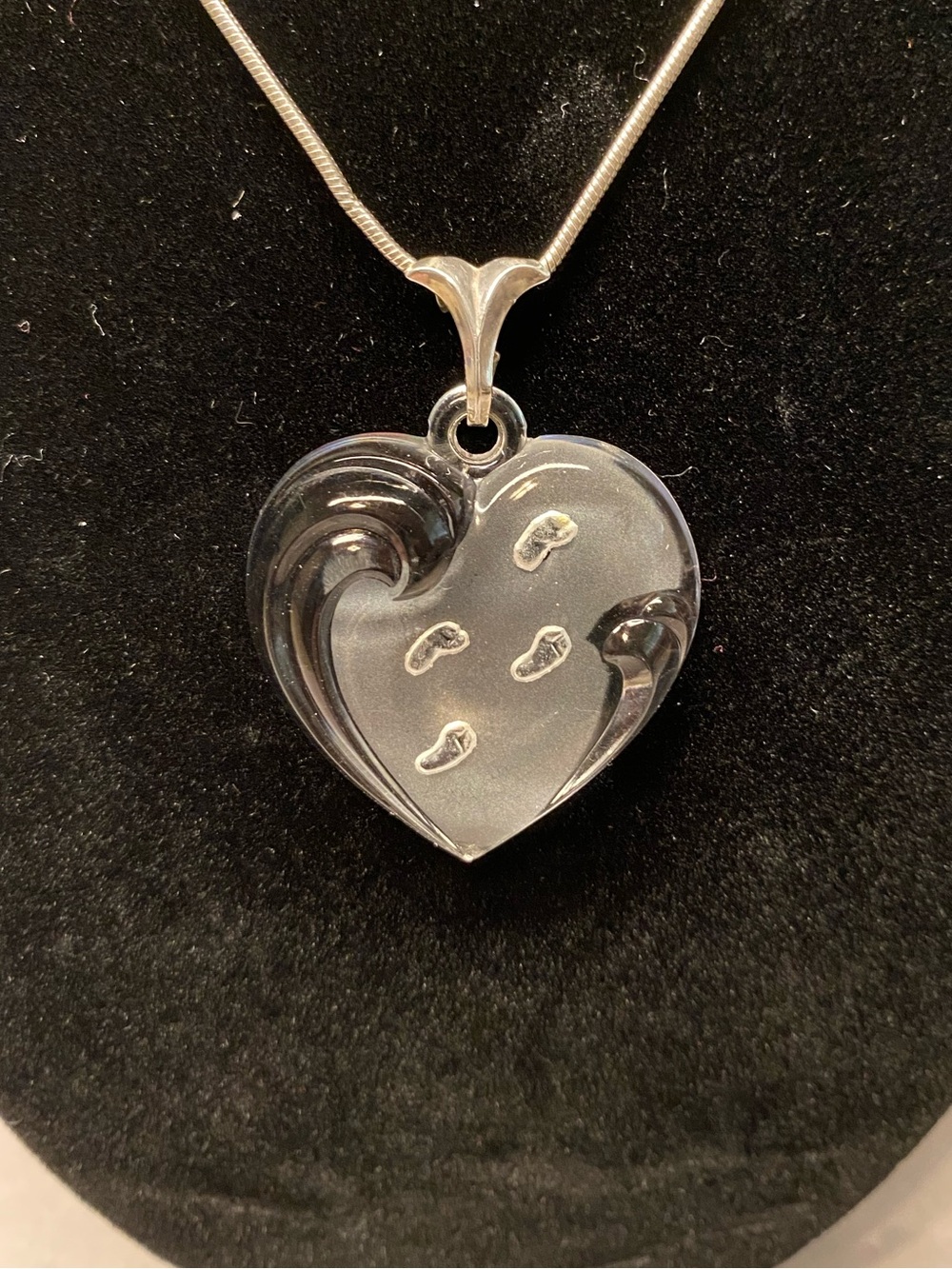 Lenox Crystal “Footprints in the Sand” Heart Pendant with Sterling Chain Retired